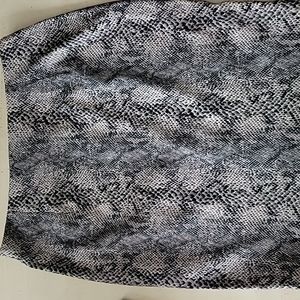 Vintage Briggs snake skin-like pencil skirt size 16